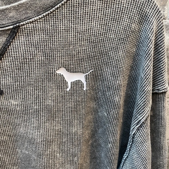 ❤️ VICTORIA SECRET PINK THERMAL GREY TOP SIZE SMALL - Picture 2 of 4
